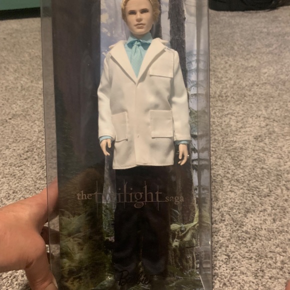 Twilight Barbies - Picture 9 of 14